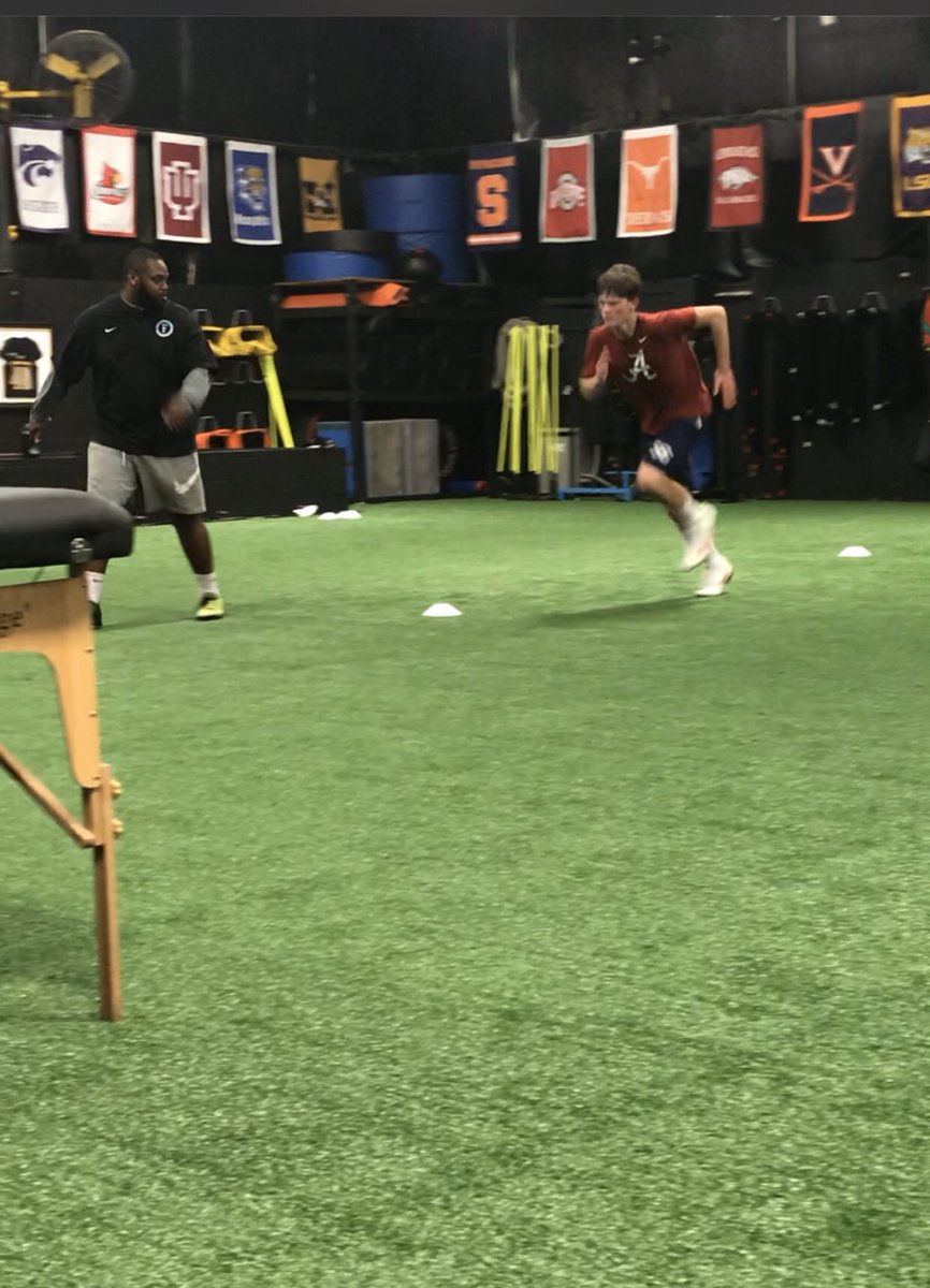 AndrewRosinski2's tweet photo. Football ended yesterday. Now it’s time to get back in the lab and work @FuryPerformance. #speedandagility #almostthrewup https://t.co/svQrPQWoqy