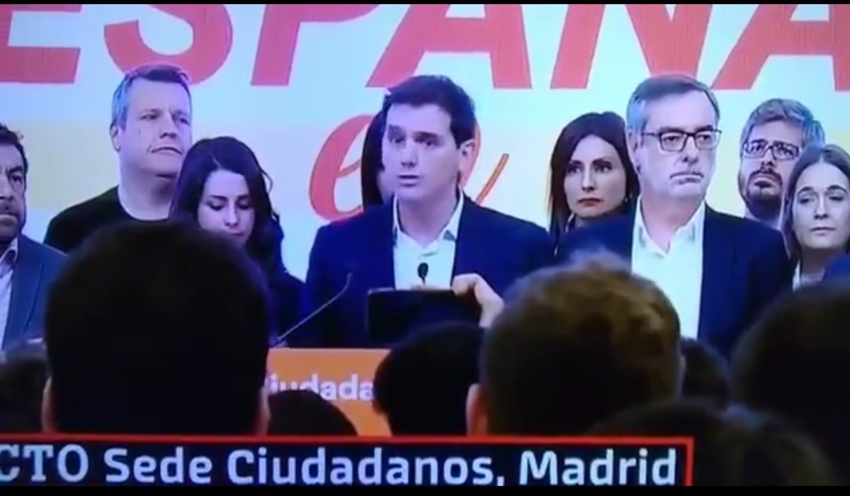 OfenderBender's tweet photo. Las caras Juan, grábales las caras!!#eleccionesgenerales10N https://t.co/RmAVlgZtFX