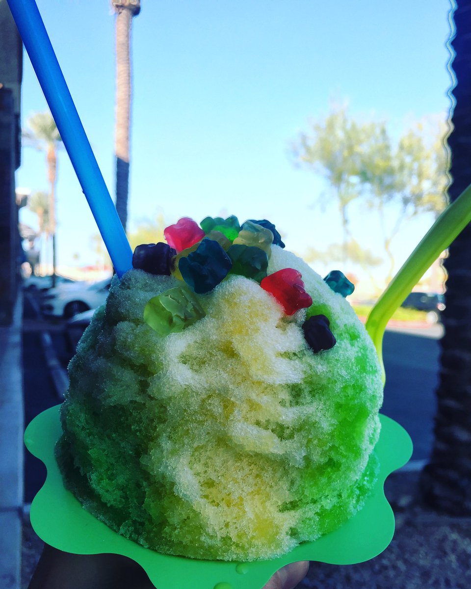 MWShaveIceCafe's tweet photo. 🌺The sun is shining☀️, the birds are chirping🐥, and we’re serving up #shaveice 🍧 until 6pm tonight! 
Come create your perfect #combo, like this sweet &amp; sour mix of Melona, #Pineapple🍍, and Lemon-Lime🍋 with #GummyBears on top🐻!! 
#9thisland #vegas #dessert #yum #supportlocal https://t.co/0om9Zfz4IN
