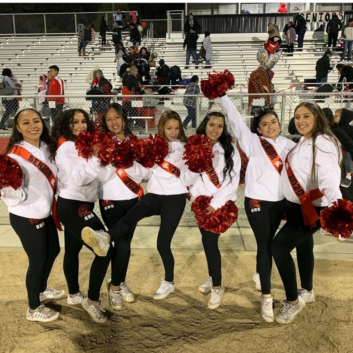 Seaside_Cheer's tweet photo. We will miss our Seniors ❤️🖤 #C/O 2020 https://t.co/M4uPYbTZ52