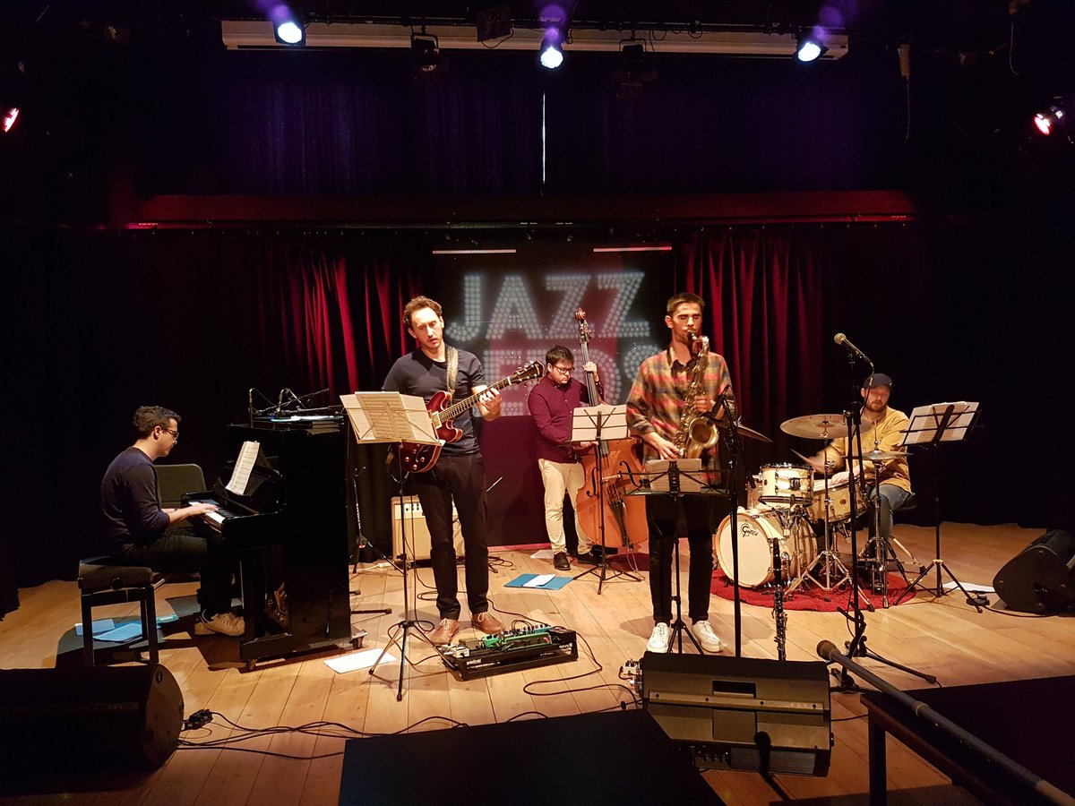 lmzwelbon's tweet photo. No better way to spend a Sunday afternoon than @Seven_Arts @jazz_leeds watching the wonderful @fableduk ft @samrapleymusic @conorchaplin @AlexMunk1 @mattrobmusic @willglaserdrums especially when they have new music 😍 @Leeds_List https://t.co/CG88FlaqQR
