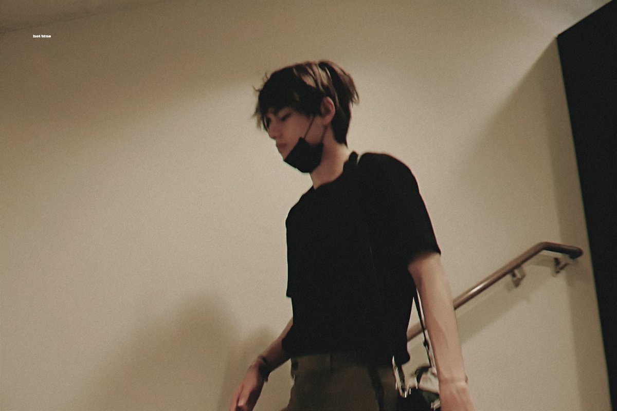 enchanting_tae's tweet photo. ok but your college boyfriend could never https://t.co/2itPBVFrvK