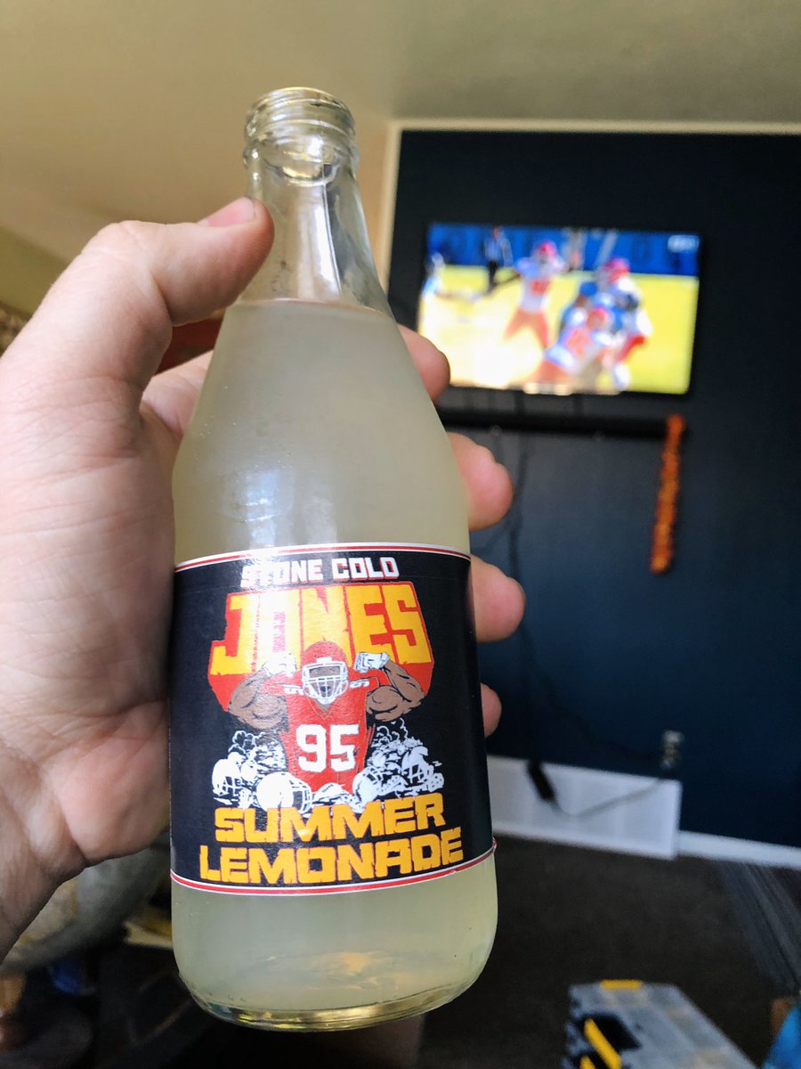 KyleSmidtKC's tweet photo. Summer may be over but @stonecoldjones_ is still bringin the heat!! 🔥 #ChiefsKingdom #StoneColdJones #ChiefsTitans #NFL @kcsodaco https://t.co/p5C1a2fAqI