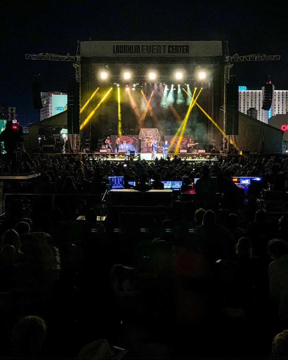 LaughlinEcenter's tweet photo. Toby Keith – Laughlin loves you! Last night was more than we could have ever imagined. With our Red Solo Cup in hand, we thank you for a night to remember. #Laughlin https://t.co/TtkFLcbTfi