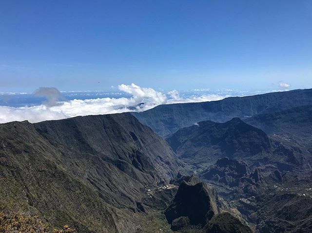 Point of view 🏔&amp;🌊 #reunionisland #mountains #sea #cliff #clouds #bluesky #view #landscape #maïdo #mafate #forest #picture #picoftheday ift.tt/2X1hzmp