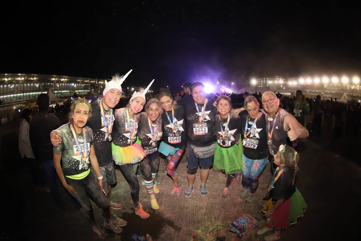 totalrunning's tweet photo. ¡Esto fue parte de los 5k más felices del planeta!🌎🥳😍🤩
¡Gracias a todos por brillar con nosotros en la noche de COLOR más esperada del año! 🦄⭐️💛
#TheColorRunNightAriel #TCRN #GlowBabyGlow #TheColorRunNight https://t.co/r1sBGu135q