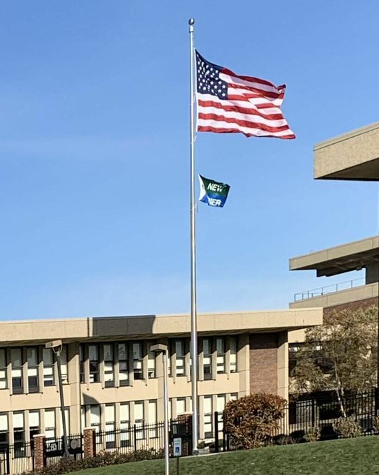#Internal #Winch 60’ #Flagpole #Clear Anodized #StainlessSteel #BallOrnament @NewTrier #HighSchool @Northfield #Campus https://t.co/FCCGnVP3Fj https://t.co/7dLNjCq71D