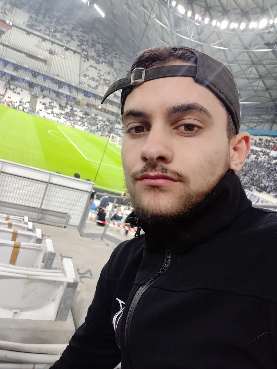 OveRTaQz's tweet photo. Prêt pour le spectacle #MONOMLYON https://t.co/YHTQZ2BNvI