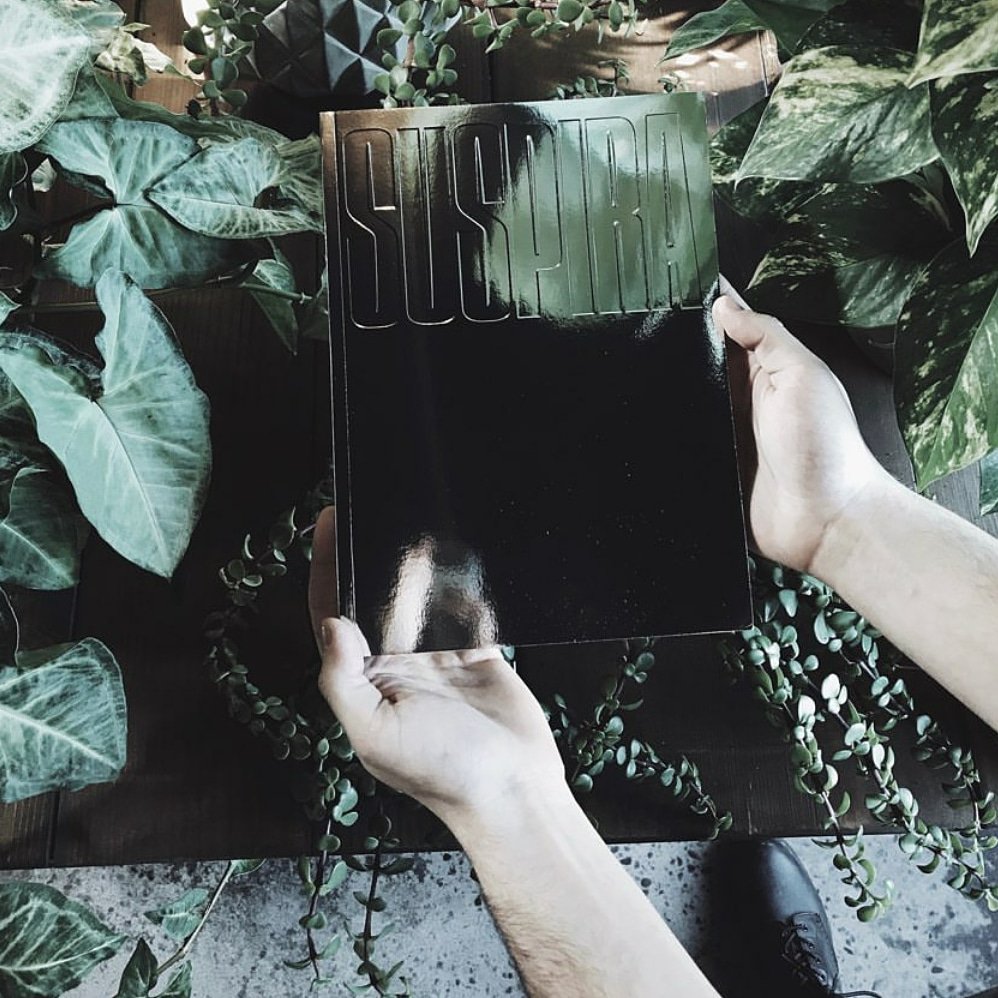 Beautiful shot for our #vampireissue 🖤 have you got your copy yet? Orders ship out tomorrow, so come and get it 🔥 ✨ | #horror #horrormagazine #womeninhorror #everydayishalloween