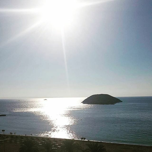 Good morning Magaluf 😍 •
•
•
•
•
#sunrise #morning #cloudporn #skyporn #skylovers #sunshine #day #instasky #sunrise_sunsets_aroundworld #horizon #mothernature #weather #early #silhouette #all_sunsets #tree #red #twilight #dusk #orange #light #daw… ift.tt/33zoeqD