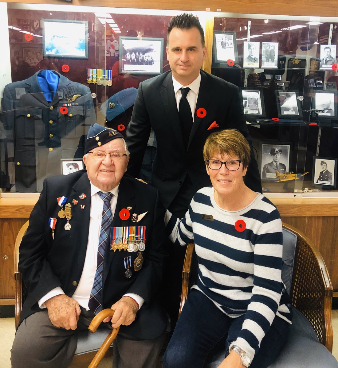 petedalliday's tweet photo. What an honour to meet Sergeant Arnold Graham today in the Peterborough Sports Hall of Fame. One of 7 brothers from Lakefield who incredibly all returned home from the war. #RemembranceSunday #Veterans https://t.co/6t32vXMxiy