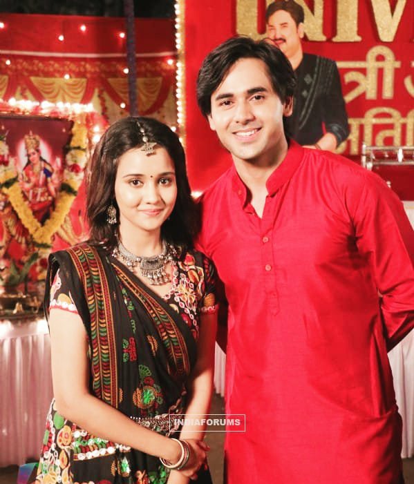 Xx_MaNan's tweet photo. Best Jodi award - Samaina.

They finally won an award for their beautiful on-screen chemistry. Honestly they truly deserve this one. Samaina were just magical.

@irandeeprai | @Ashisinghh Congratulations. ❤️

#ITAAwards2019 |  #YehUnDinonKiBaatHai https://t.co/tTkem34Ros