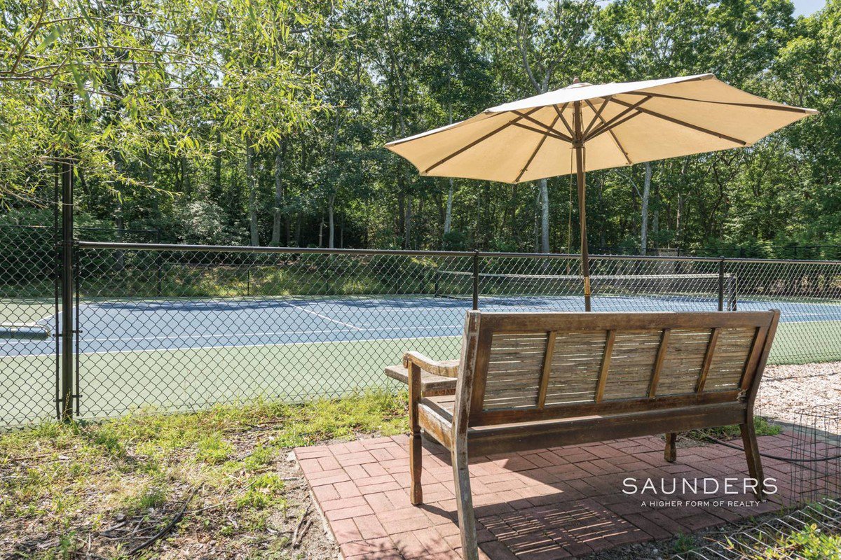 InHamptons's tweet image. #1625MillstoneRoad is set back and elevated off the road giving it privacy on a shy two acres, including a tennis court as well as the gardens which include roses, herbs and perennials. 🎾🌹🌿
@janegill716 
1625MillstoneRoad.com
#Hamptons #HamptonsRealEstate