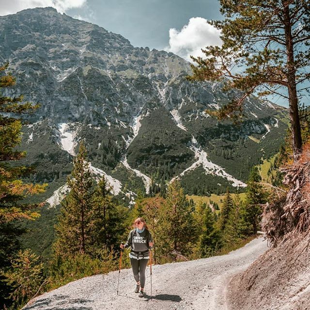 kruttles's tweet photo. Missing these mountains (and those delicious tirolean dumplings)! 🇦🇹🙌 ☺️ .
.
.
.
.
.
.
#visitaustria #innsbruck #myinnsbruck #austria #tyrol #tirol #landscape_lover #world_bestnature #hikingtheglobe #wherewillwegonext #postcardsfromtheworld #passport… https://t.co/0qNSUfZPad https://t.co/ua8kpjLWBB