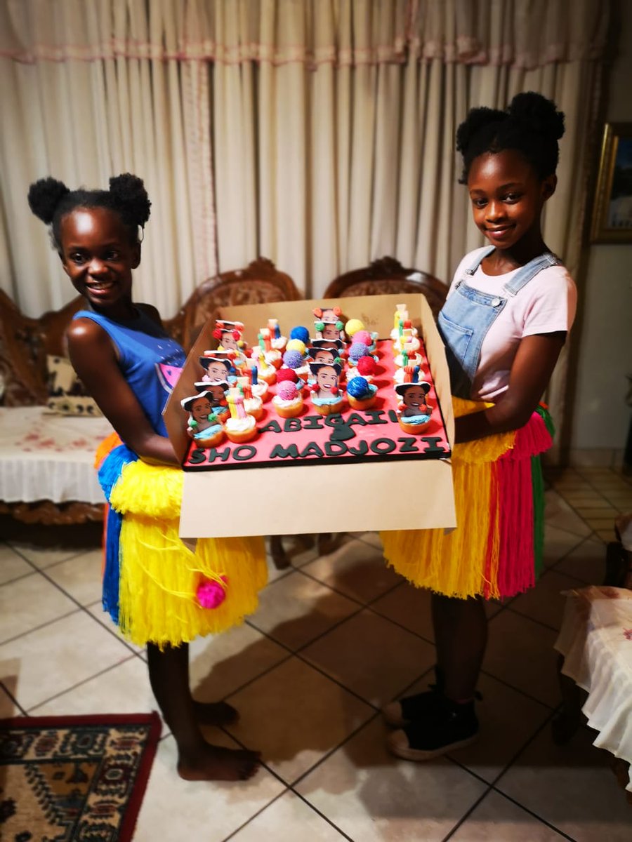 flo_mali's tweet photo. The way my daughter is absolutely loving @ShoMadjozi, Her 11th birthday is all about her 😍😍😍 Happy Birthday to my heart!! The excitement is indescribable.. Can't wait for school tomorrow ❤️❤️ @K_TheGentleman
@tshepisoman https://t.co/nstKeIKBXk