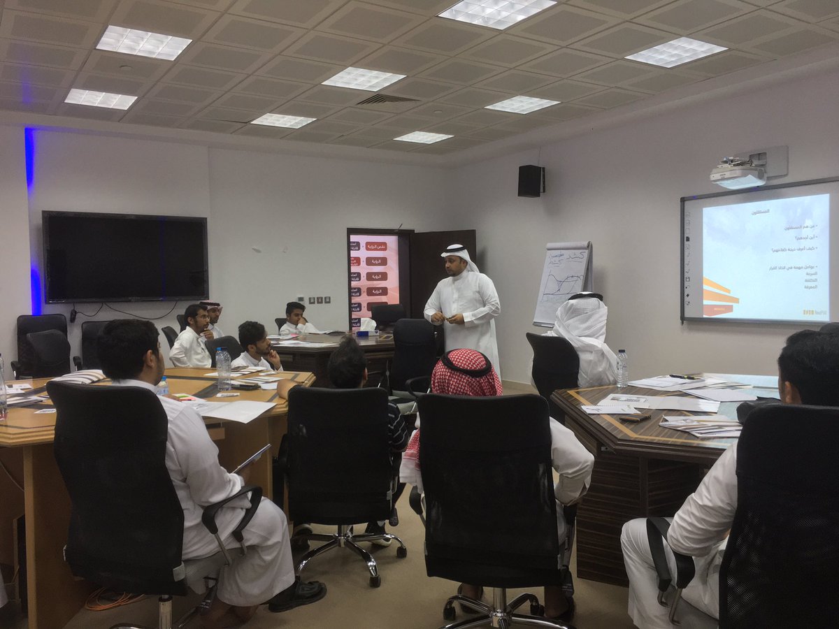 Rowadpsau's tweet photo. صور دورة الاستراتيجيات المناسبة لبدء مشروعك الريادي قدمها الدكتور أحمد عجينه ضمن فعاليات برنامج فكر الذي اطلقه برنامج #رواد https://t.co/els66rrfuw