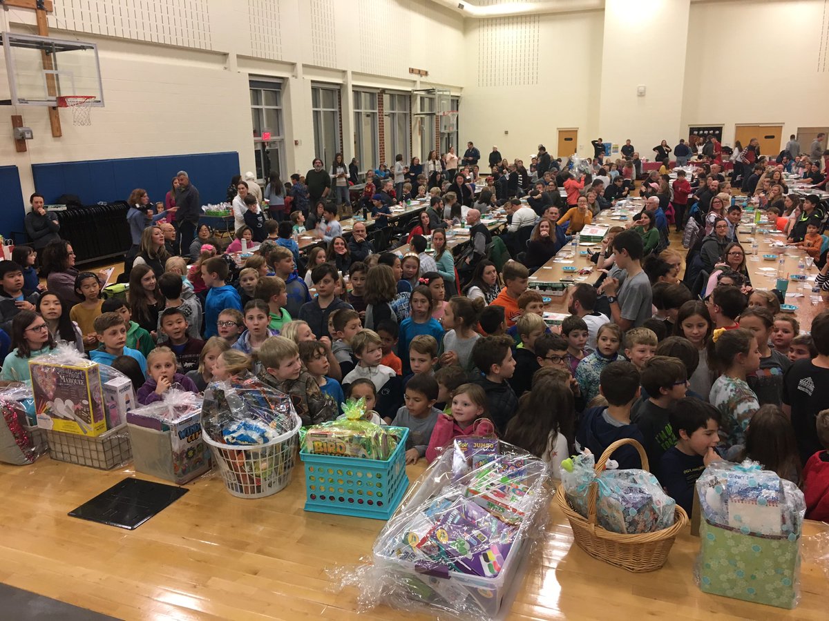 FTElementary's tweet photo. Basket Bingo Family Night! Thank you, PTO! https://t.co/zvWQhNAwc2