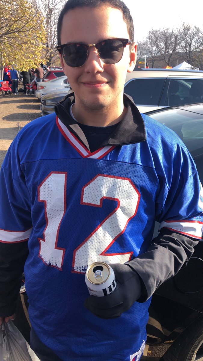 NotBakery's tweet image. whenever @BenKarlo tries to say go browns