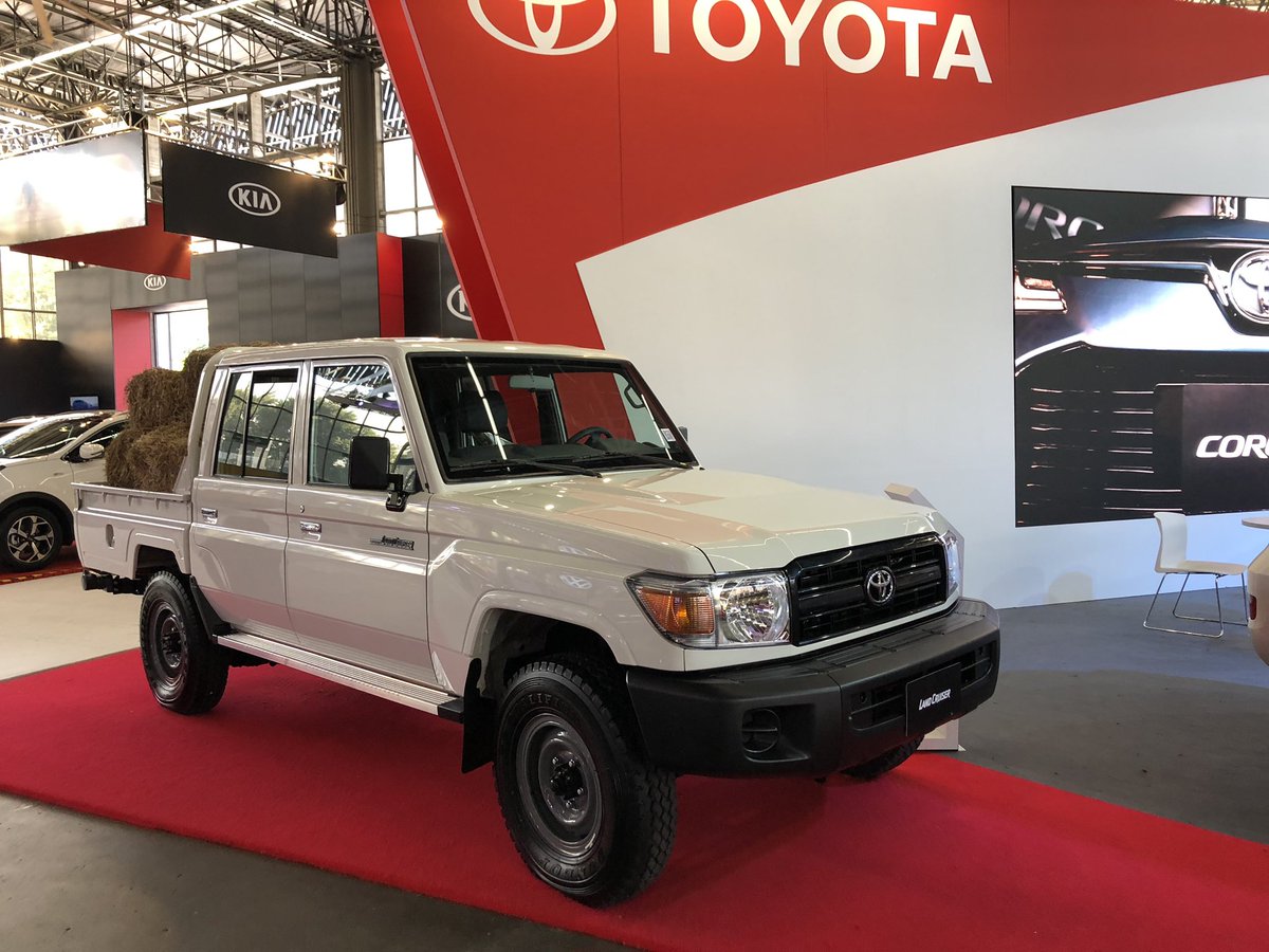 ExpoCarAnt's tweet photo. En @toyotacolombia no sabrías cuál elegir, así que ven y pruébalos todos en #expocar2019 ¡quedan pocas horas! https://t.co/QyDk8Bd7Ad