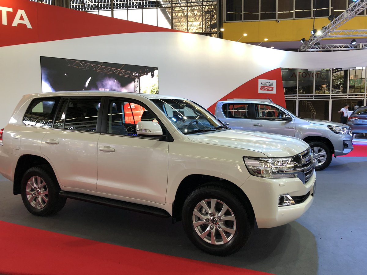 ExpoCarAnt's tweet photo. En @toyotacolombia no sabrías cuál elegir, así que ven y pruébalos todos en #expocar2019 ¡quedan pocas horas! https://t.co/QyDk8Bd7Ad
