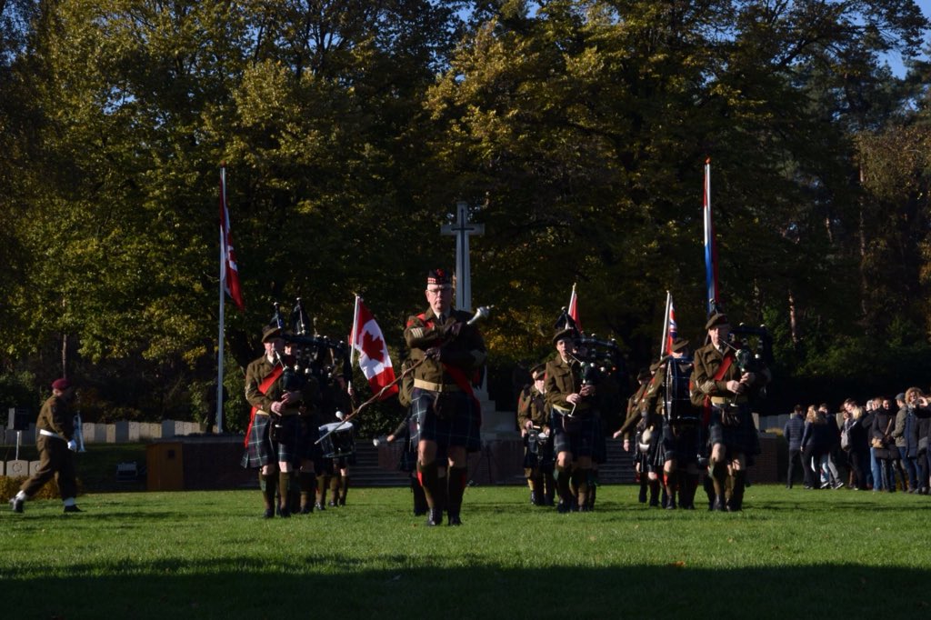 rvr_0's tweet photo. @RemembranceDay @SeaforthOfC @CWGC We will remember them
Today at Holten Canadian war cemetary, Seaforth of holland Memorial pipes and drums https://t.co/eSIkAJ6gPU