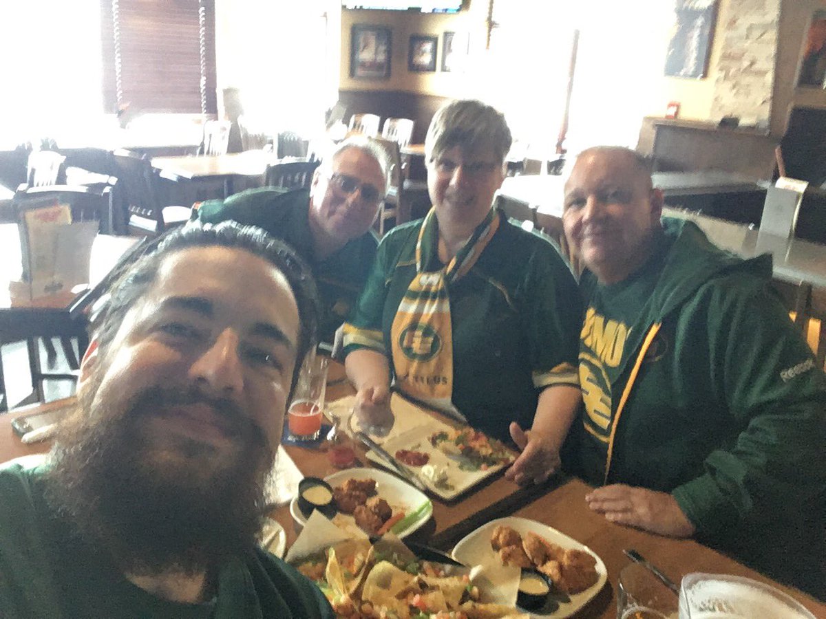 Colleeney1's tweet image. #allconnected #GoEsksGo