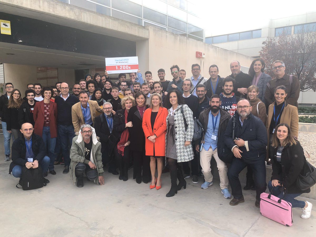 0xBroom's tweet photo. ⛓️ Este finde he participado en la #HackachainFUE organizada por @fundeun.
🔥Ha sido un evento donde he aprendido mucho: con la dinámica de charlas inicial (algo que nunca había visto y me encanta) cuando por fin me senté a trabajar me sentía preparado para ganar.
¡Gracias! https://t.co/ysXBvUTC4v