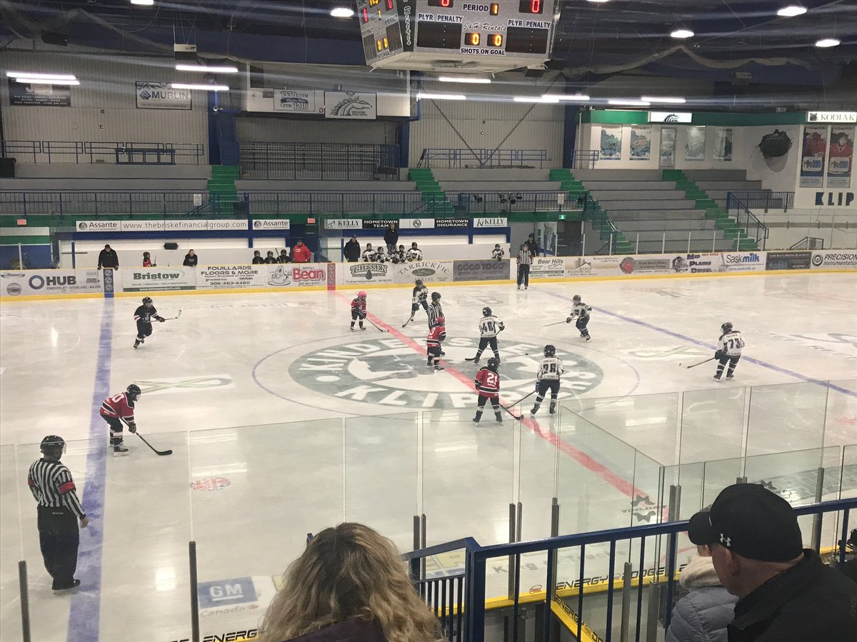 Way14Hi's tweet photo. Perdue Pirates and Kindersley Atom 3 . Game underway . https://t.co/dhoJ4s3Q5W