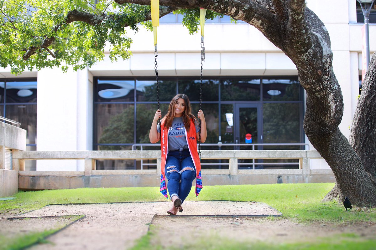 alexynewlin's tweet photo. 36 days until I graduate but whose really counting 🤪🎓 https://t.co/Q82L1liZLm