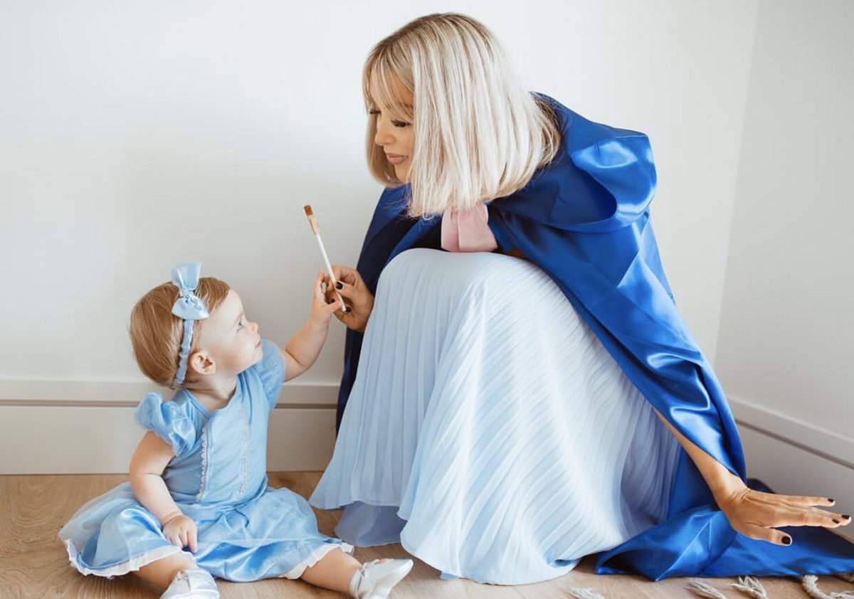 AlluringAngelA's tweet image. Incase anyone was wondering what Calla and I were for Halloween.