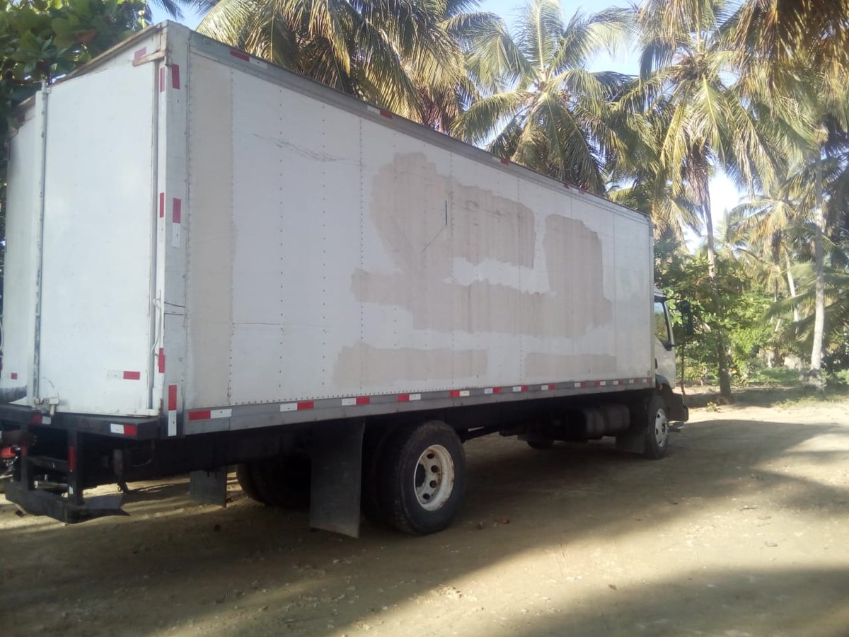 elnuevodiariord's tweet photo. Armada RD intercepta camión transportaba embarcación clandestina para viaje ilegal a PR

https://t.co/UnW3T0B7SH

#ElNuevoDiarioRD #ArmadaRD #Intercepta #Camión #Embarcación #Viaje #Ilegal #PR https://t.co/CYFDkgpyc8