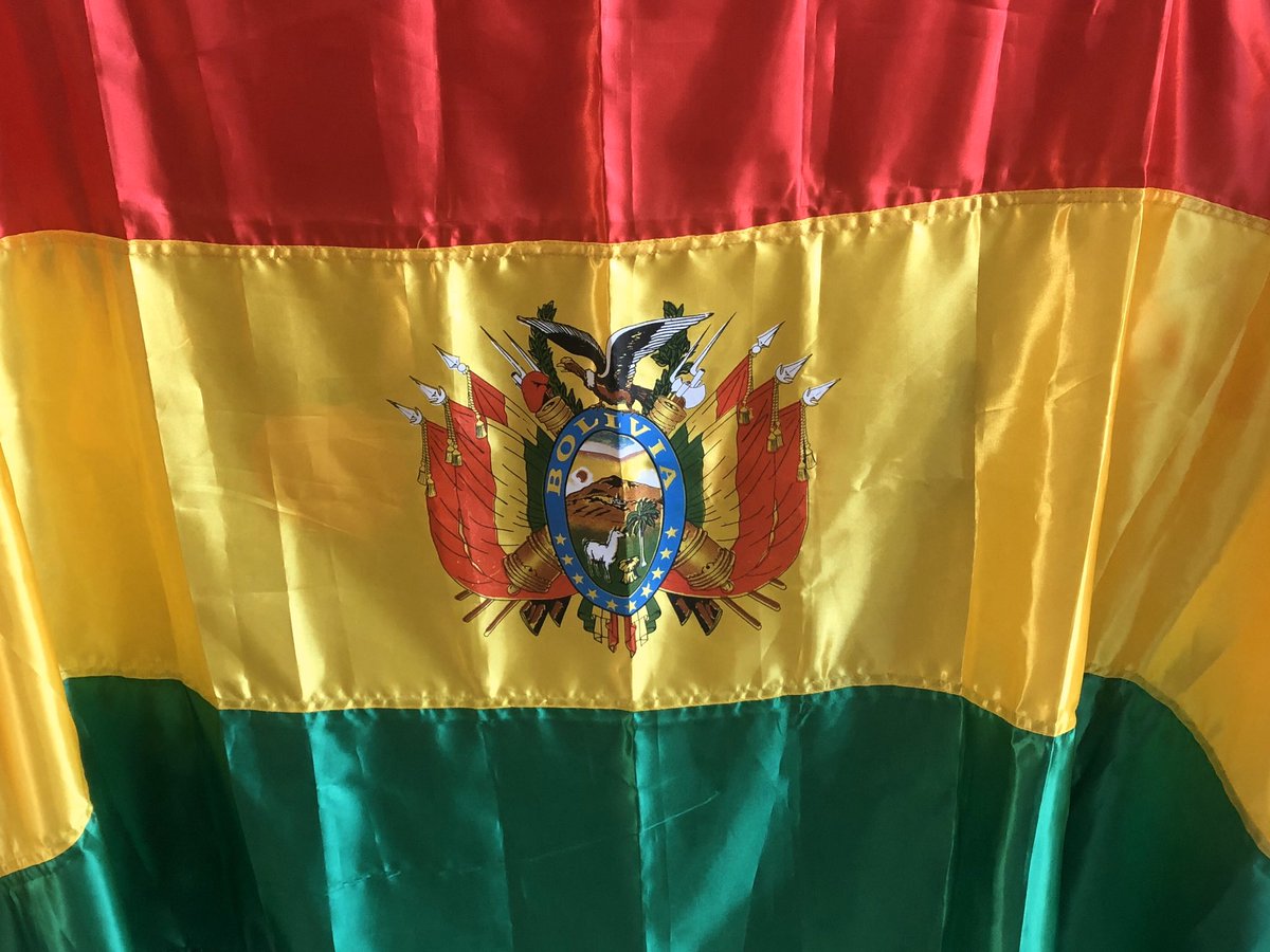 Fuerza Bolivia!!!!!!!!! Hoy se escribe la historia de nuestro país!!!!!! Que emoción!!!! Sigan adelante con toda su fuerza!!!!!!! Que orgullo!!!!!! Ojalá ojalá se vaya hoy!!!!!!!
#BoliviaPideTuRenuncia