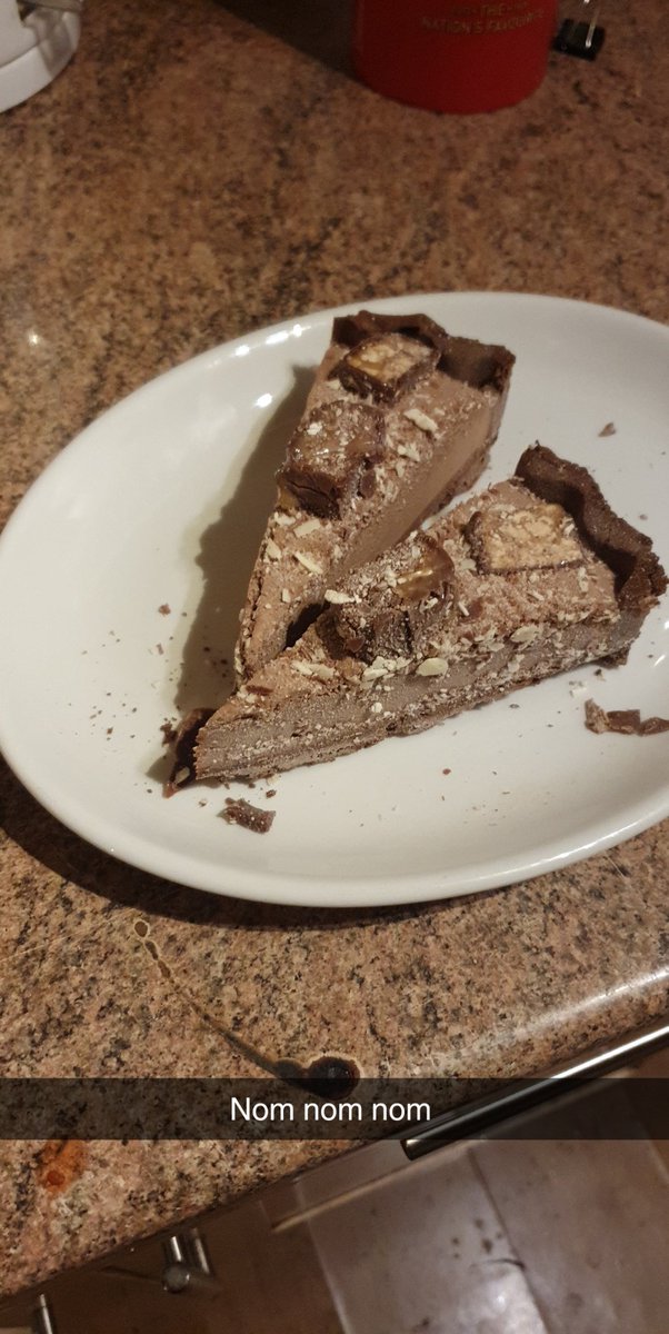 wayne_mulrooney's tweet photo. @SophieeSmithox And cake for afters! Xx https://t.co/iRfLPNfdsv
