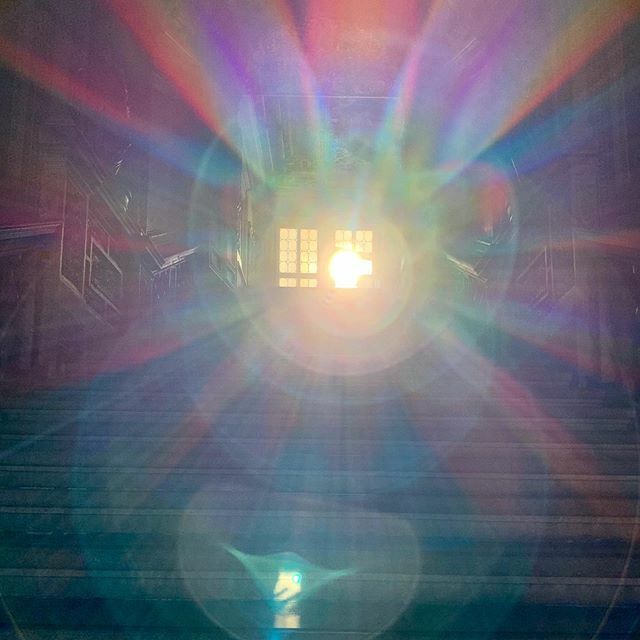 lifeof_rd's tweet photo. Lens flare madness. #venice #italy #goldenhour #lensflare https://t.co/nggIGHLMyf https://t.co/G2yw4UI8Mc