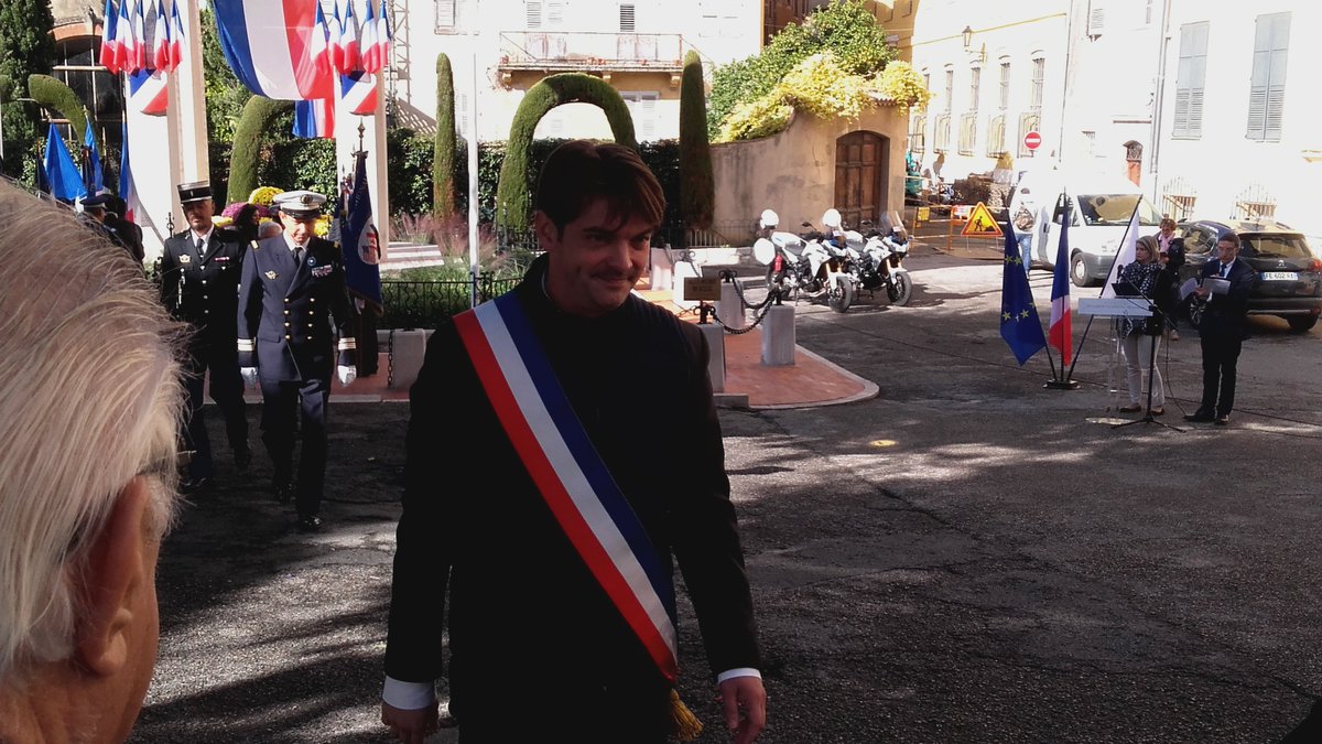 JEANRENELAGET's tweet photo. Comme chaque année, présent à des cérémonies commémoratives de la mort du Général #deGaulle. #9Novembre. Le @RPF_officiel et le @rprofficiel, #Gaullistes pour toujours. #RPF #RPR - #Grasse #Grasse06 #PaysdeGrasse #CôtedAzur #AlpesMaritimes #SUD #Provence #France - #Viaud #Laget https://t.co/g6GYrjojut