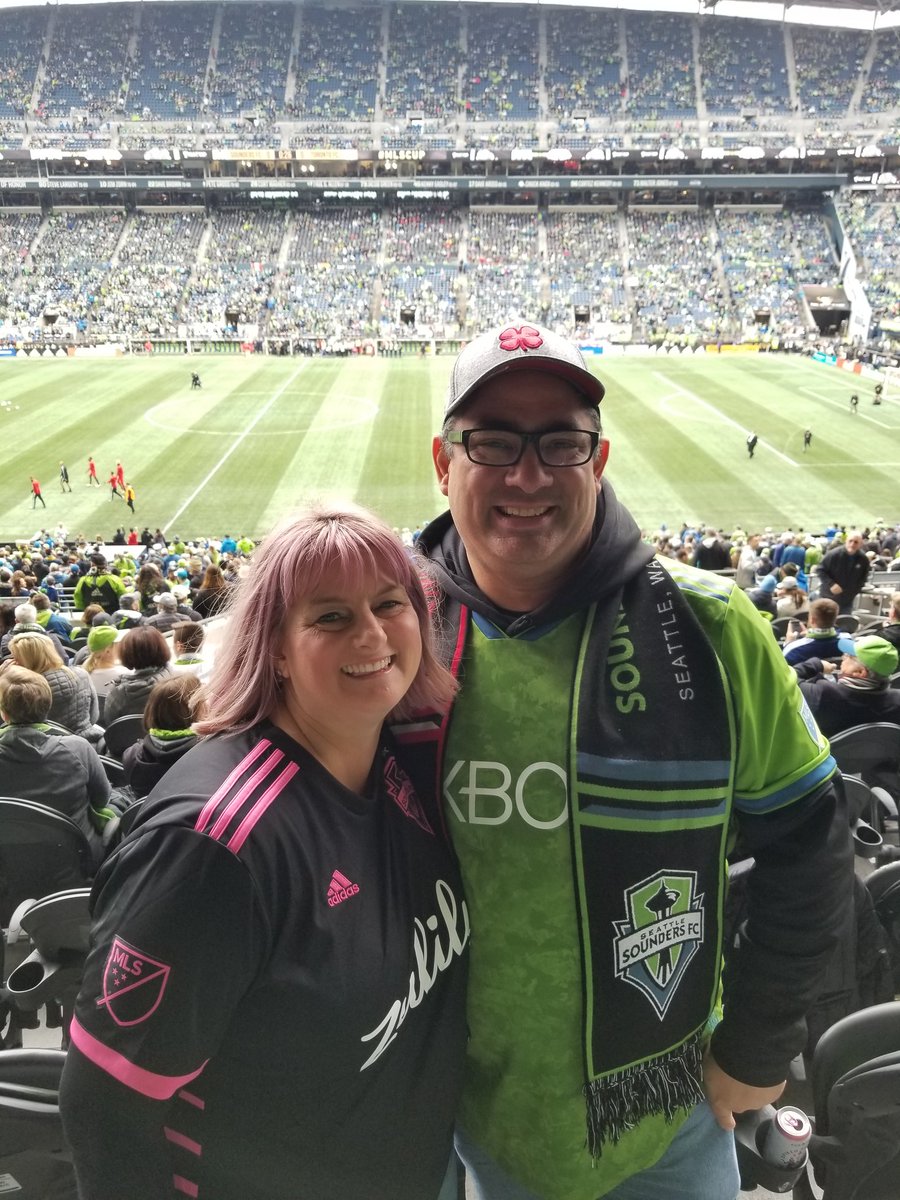 tagteam7's tweet photo. So excited. @SoundersFC #GoSounders  #MLSCup https://t.co/cLmrvMtQCE