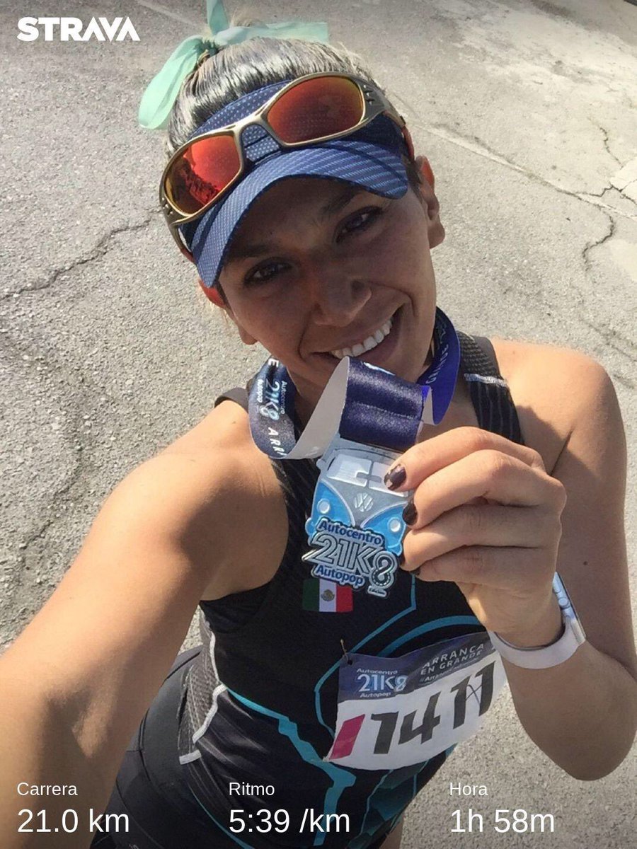 GlamBren's tweet photo. Mi 4 #halfmarathon #21k de @21kautocentroautopop ;21k q enamoran 💕, #CapiFit  #rios 👙🏃🏼‍♀️ #soycorredora @yoelegicorrer1 @21kautocentroautopop #fitrunner #fitness #season2019 #mexicanfitgirl #runnerslife #runnershigh #runnerworld #lovetorun #irun  #runnerscommunity https://t.co/z2qzGcRPwg