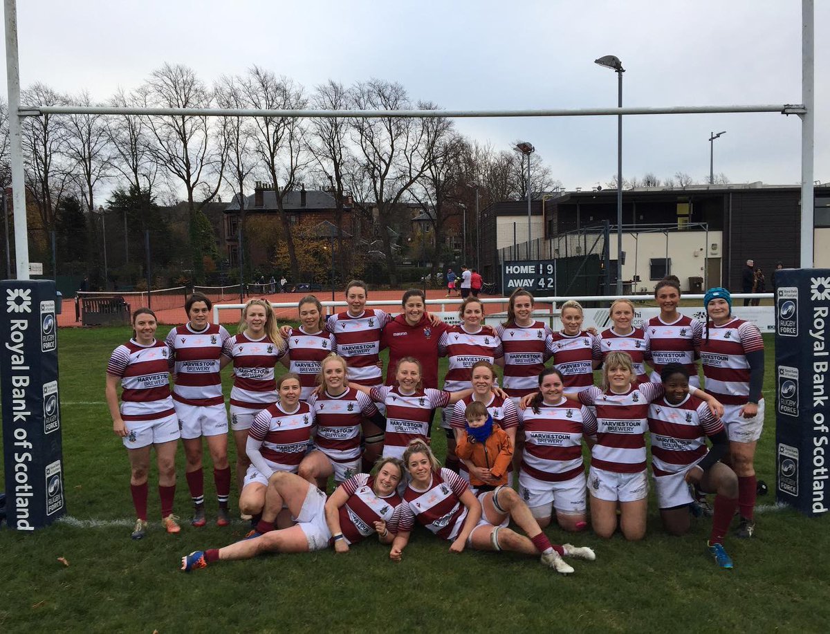 WOMEN||

A great win on the road today in Glasgow to make it 9 from 9 in the league! 

Looking good in the new kit too!