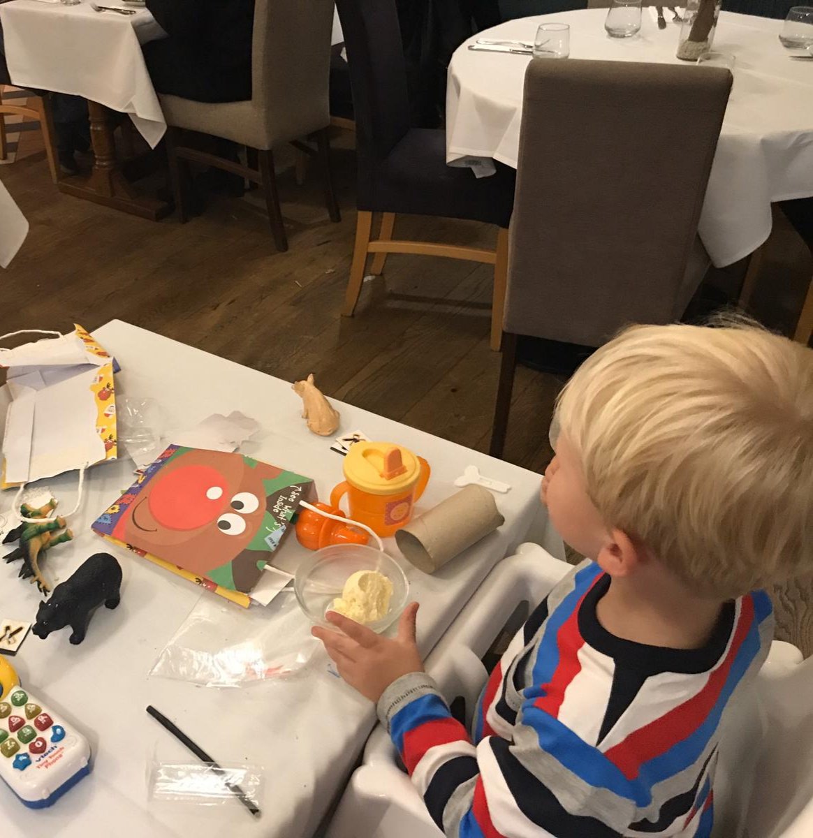 Amazing Sunday lunch with freinds today at <a href="/girtonoldcrown/">The Old Crown Girton</a> 
Friendly staff &amp; lovely food with a  great children's menu!

Plus lots to keep the toddlers busy with children's goodie bags.

#sunday #SundayLunch #icecream #Cambridgeshire #toddler #toddlerlife #greatservice #food