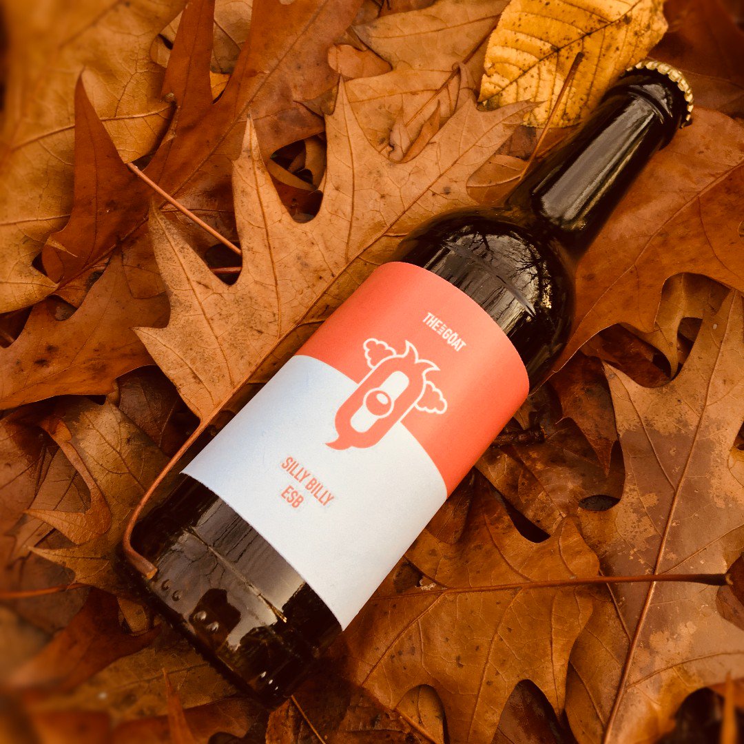 The_Baby_Goat's tweet photo. Ahhhh that Herbstgefühl / Autumn Feel!  

We brewed and bottled up a small batch of our Silly Billy ESB ready for the end of the season. Who would you share an evening beer with?

#Beer #Autumn #Herbst #ESB #Hamburg #SillyBilly #Brewers https://t.co/uiBhqoFeKS