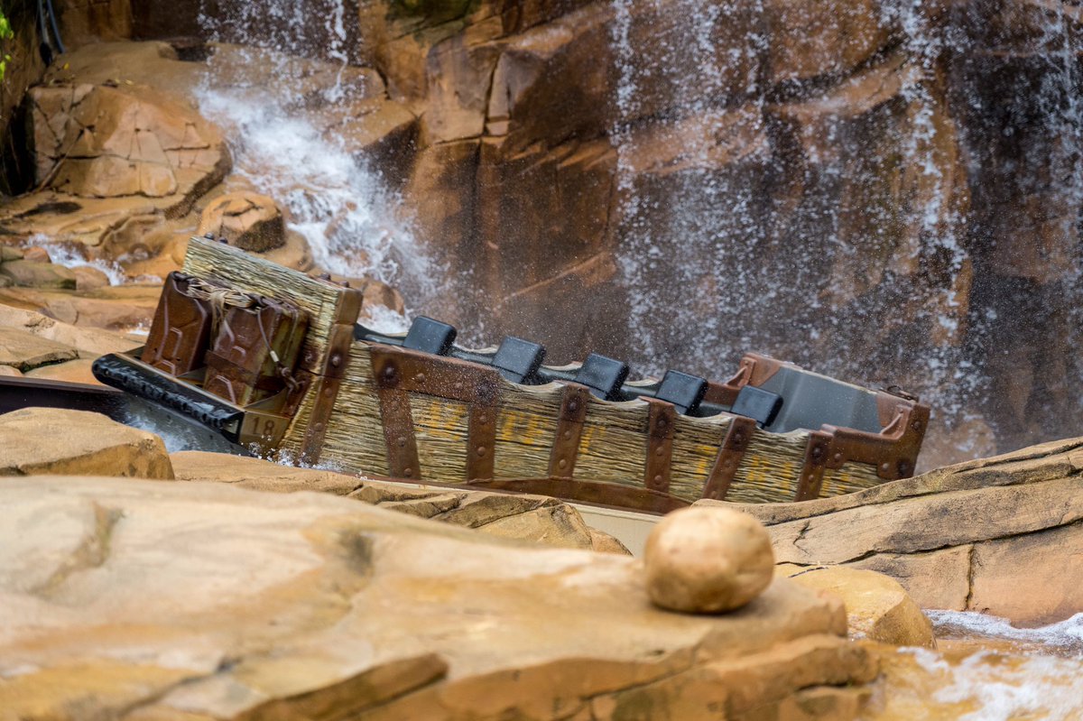 coastergraph_'s tweet photo. Chiapas invites you to an adventure through Mexico. #chiapas #phantasialand #intamin #logflume https://t.co/A1zIvMXRPC