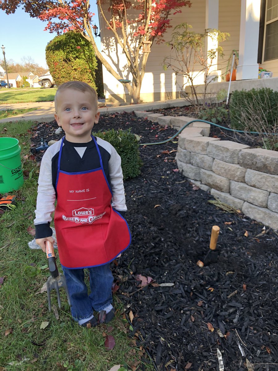 MrsCook_RJ's tweet photo. We practiced planting tulip bulbs today in preparation for planting them at Ridge this Wednesday with #StuCo and @MissLester105. We’ve got 120 red and white ones ready to plant! #YesTheApronWasNecessary #lifewitha4yo #RidgeLife #WEAreLakota https://t.co/EC5poGdZ6L