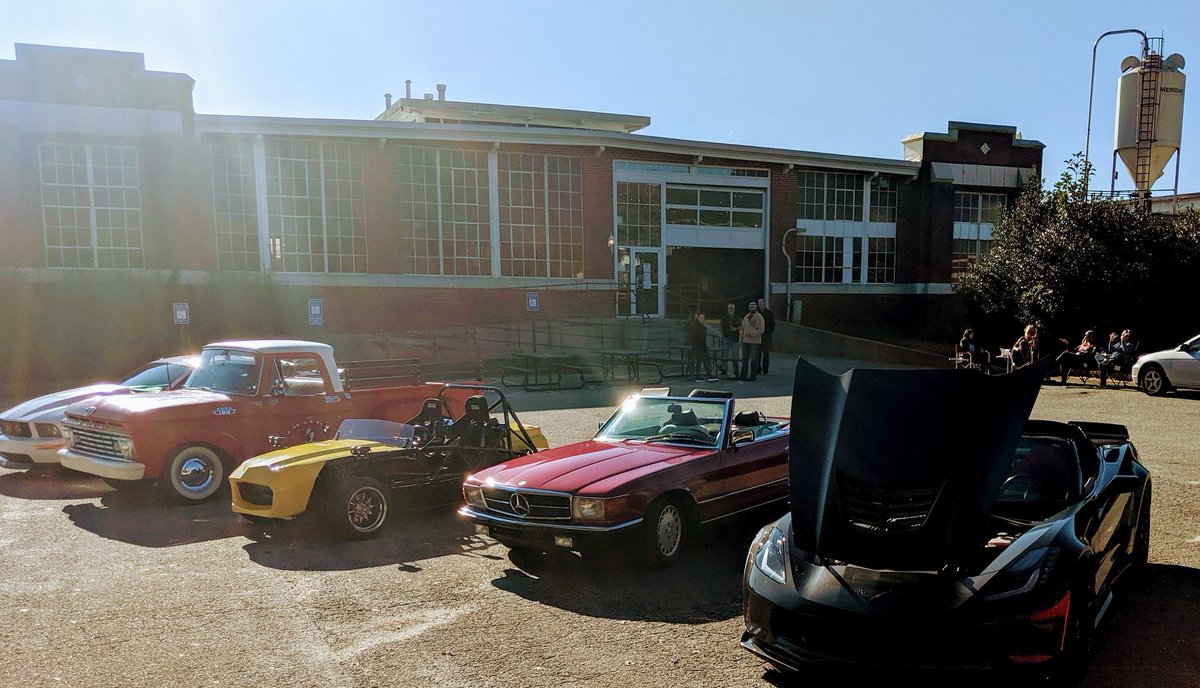 slosean's tweet photo. Fun times @LeftNutBrewing this afternoon.  A nice mix of cars, good weather and great beer! #Exocet https://t.co/xicdfpZAJb
