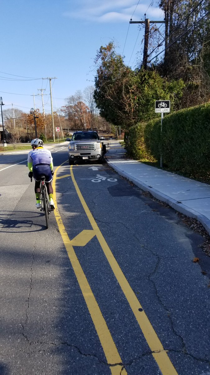 dz_nuzz's tweet photo. @ActonMAPolice how is this parking location legal? @MassBike https://t.co/Rp02qUig9q
