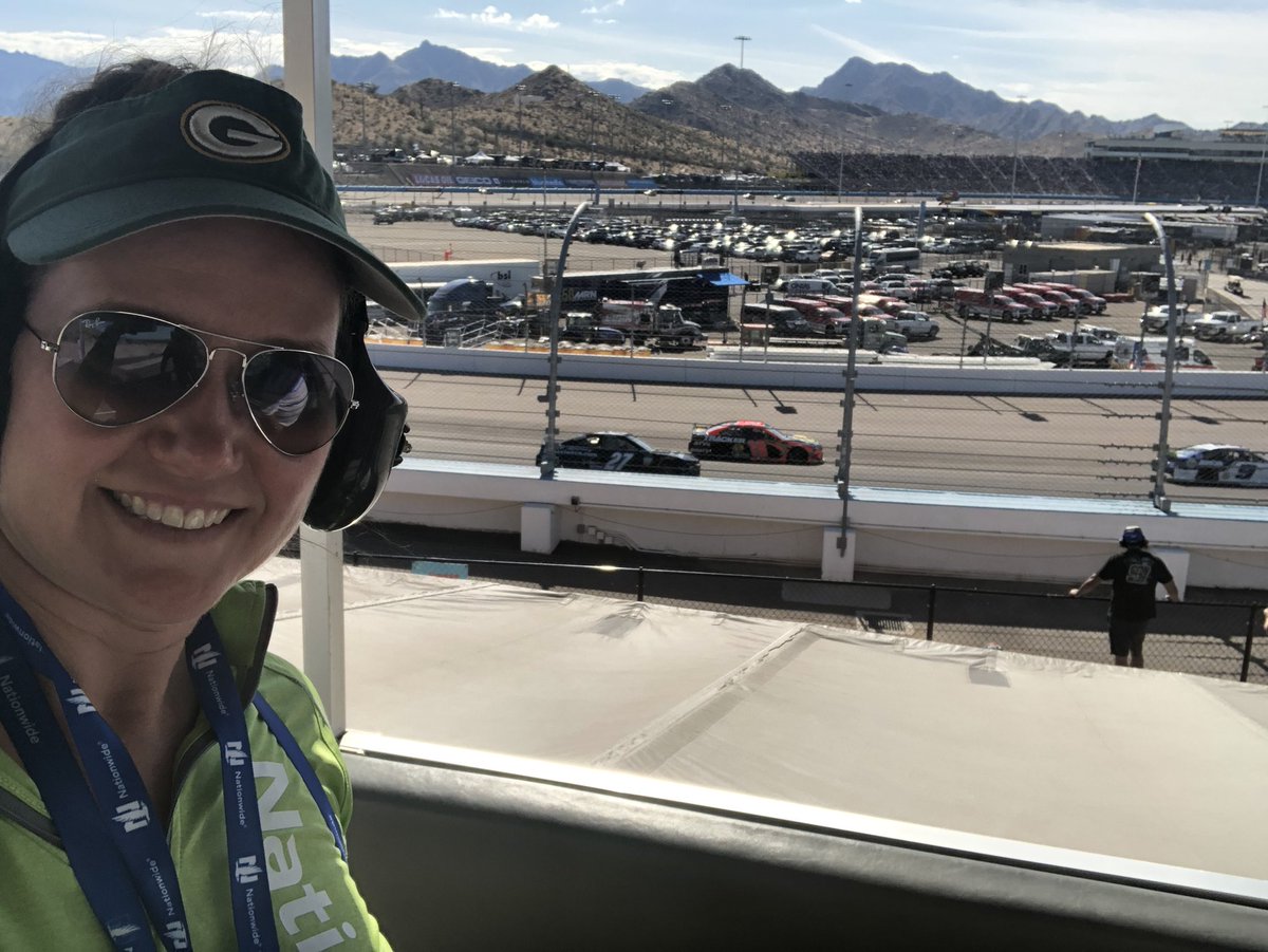 Cheering from the @ISMRaceway for @AlexBowman88 and the <a href="/nationwide88/">Nationwide88</a> team! Go Nationwide!
#NW88Alex #NASCAR #NationwidePet