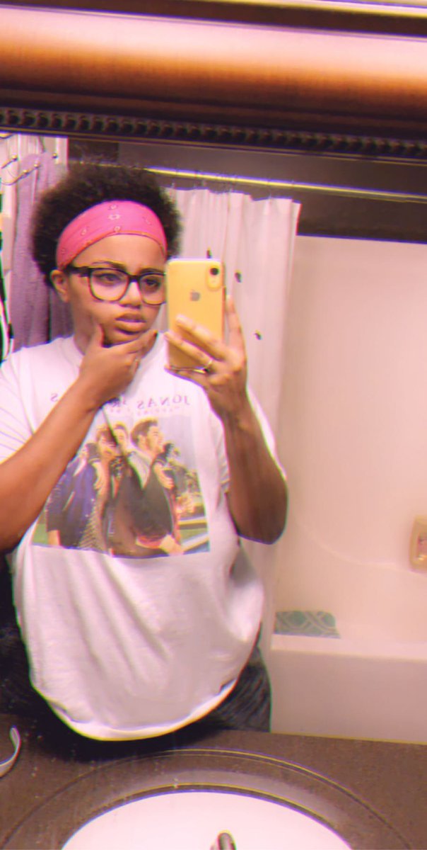 sal_anastasia12's tweet photo. imma a sucker for you ๐ญ #imLGBTQandproud #colorfulLGBT https://t.co/b10NfbVnjC