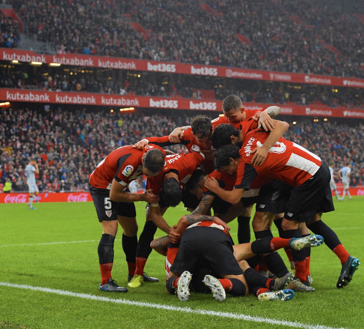 IkerMuniain10's tweet photo. San Mamés de mi vida y de mi corazón !!!!!!
 +3 https://t.co/EW53Q2S446