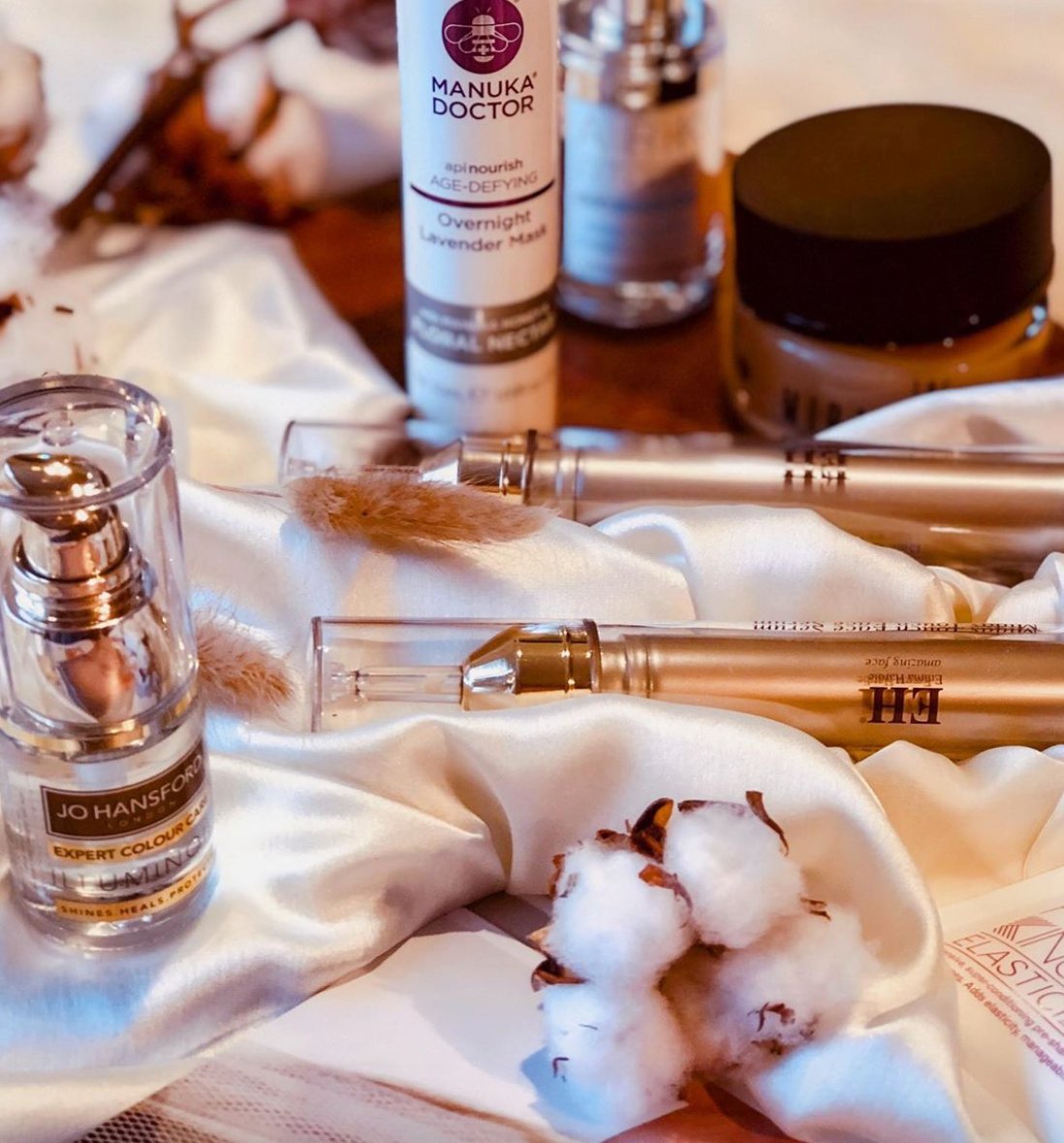 BritBeautyBox's tweet photo. We're loving this gorgeous image of our Birthday Box from @theglamsoul101 🎉🎂 We had to make this box an extra special one, which is why we have collected a jaw-dropping 7 full-sized products to feature in our Birthday Box totalling over £230.00, as well as some added freebies! https://t.co/lA7i2LB1gX