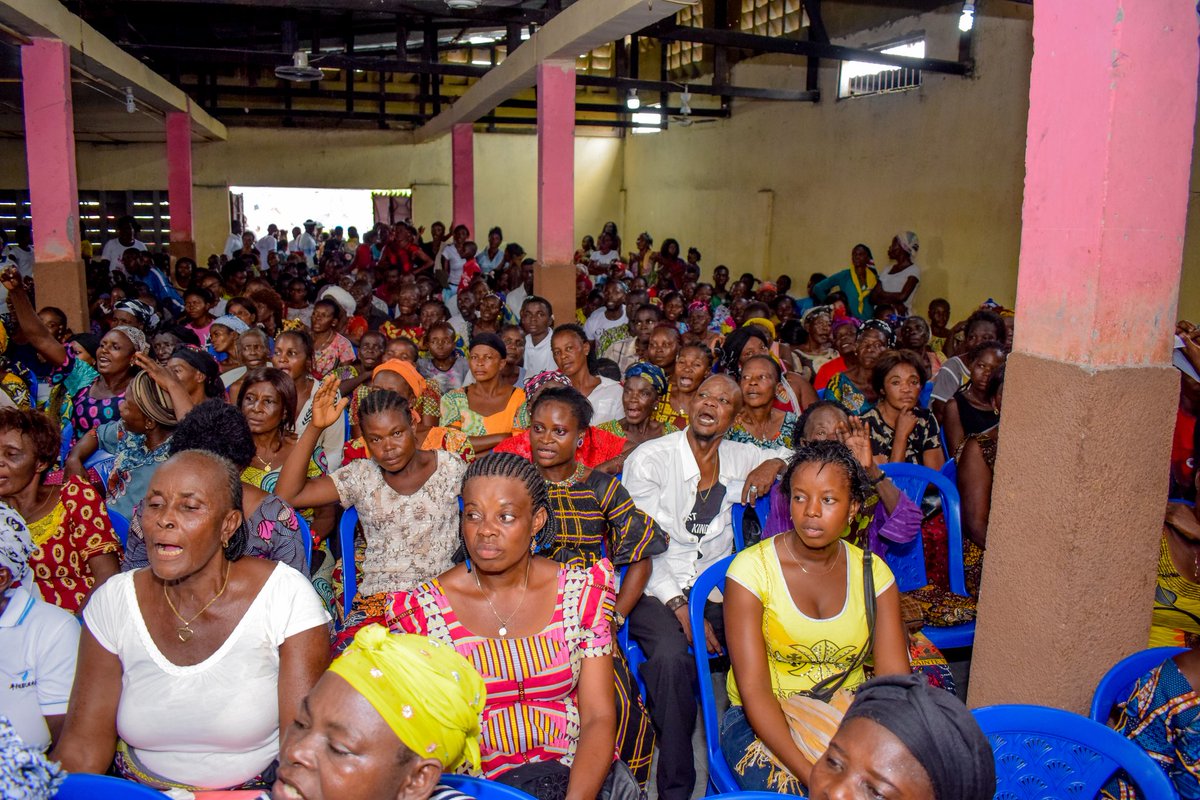 ipomafabrice's tweet photo. @uncnewsofficiel Nous sommes allés à la rencontre de la population de la Tshangu pour Vulgariser les acquis du Programme 100 jours du chef de l'Etat et du rôle important que joue le Président National de l'UNC aux côtés du Président de la République. https://t.co/jXg2tMrI0Z https://t.co/eBMUCXwTst