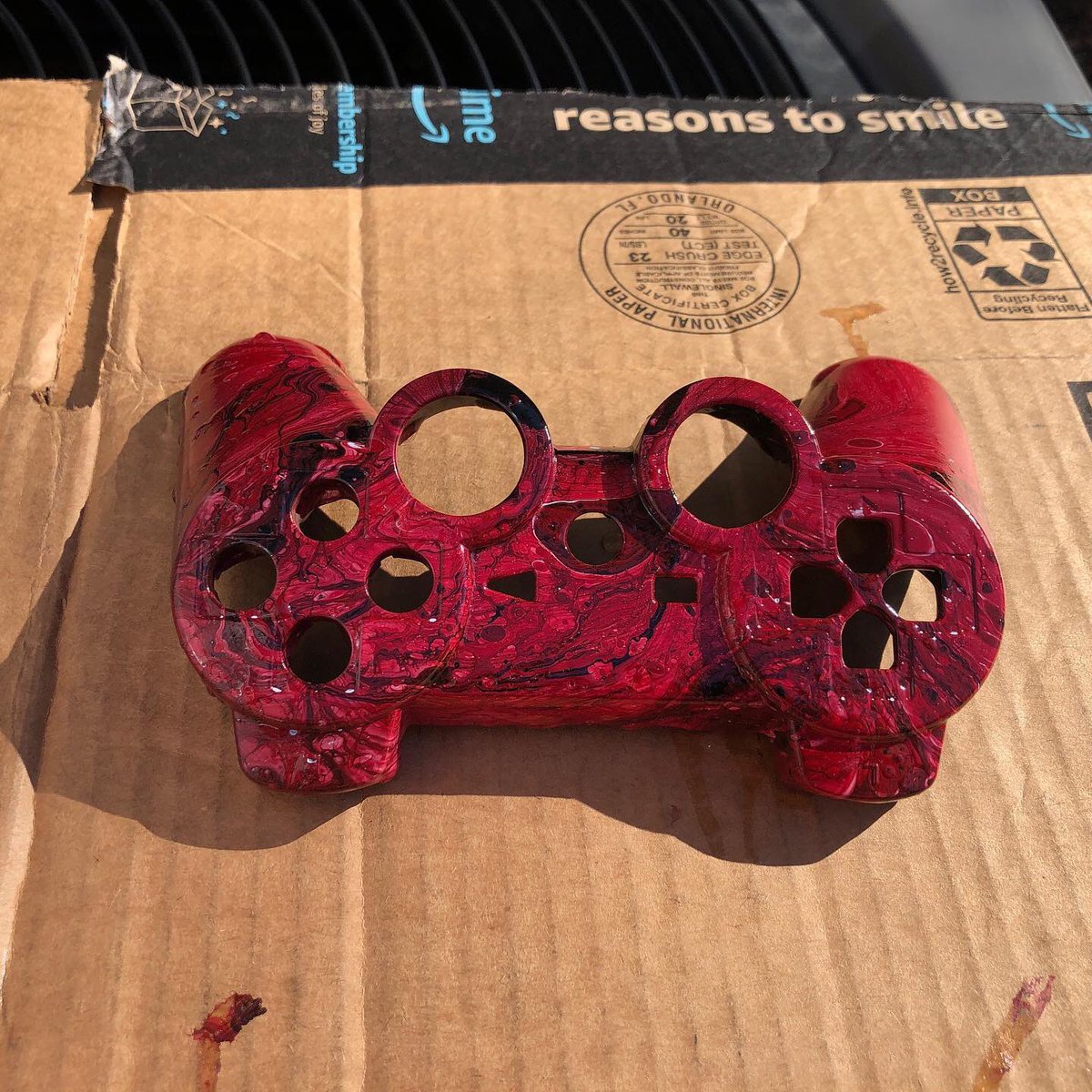 CarrieSumnerArt's tweet image. Sick of this dingy blue color, so you know what? HYDRO DIP TIME~ #hydrodipping #ps3 #ps3controller #diyforlife😆✌🏻 #suchanerd🤓 #ihadsomespraypaintsittingaround @thekingofrandom